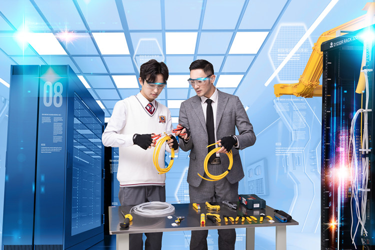 活動預告丨全國技術能手梁嘉偉即將做客新華,帶領學子筑夢新征程