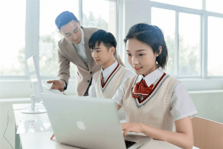 致家長:為什么建議孩子去省會城市上學?